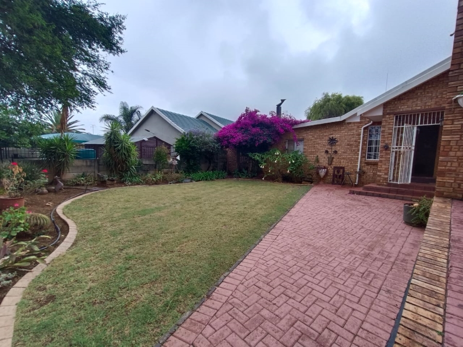 3 Bedroom Property for Sale in Greenhills Gauteng