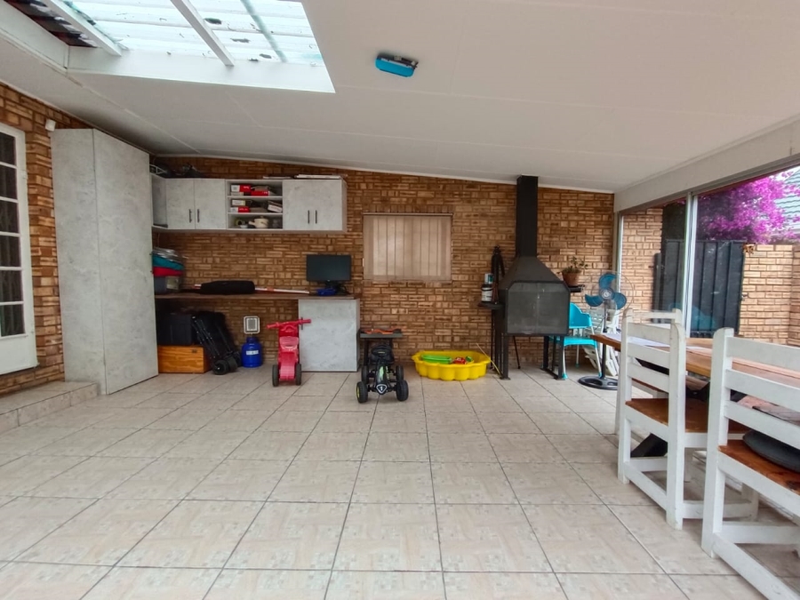 3 Bedroom Property for Sale in Greenhills Gauteng