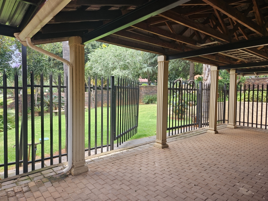 5 Bedroom Property for Sale in Noordheuwel Gauteng