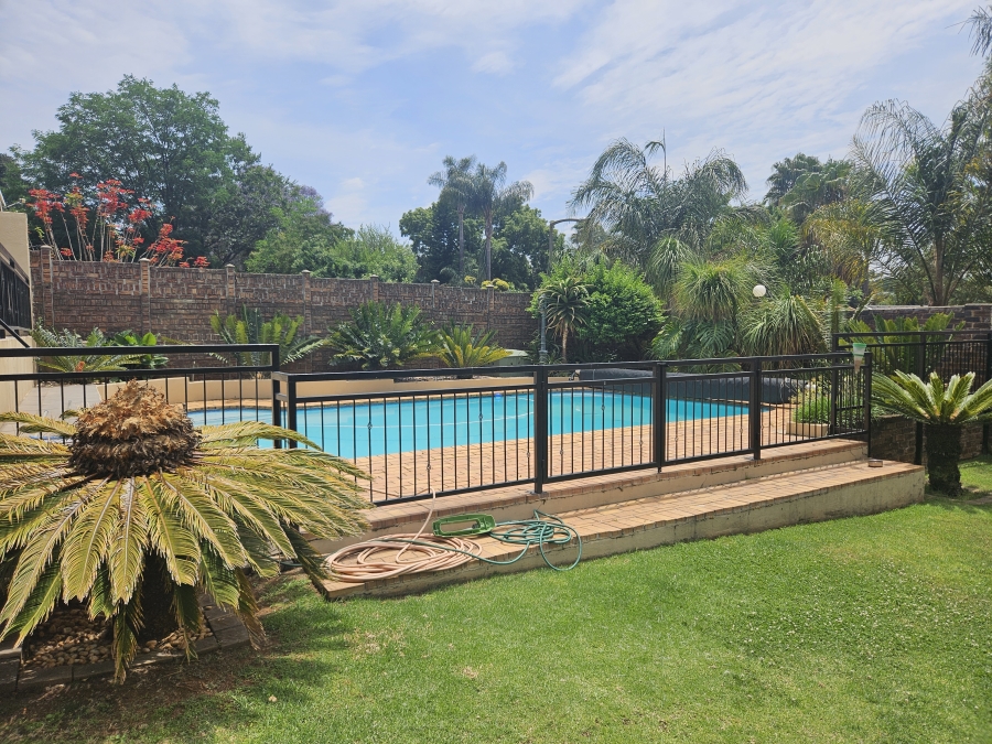 5 Bedroom Property for Sale in Noordheuwel Gauteng