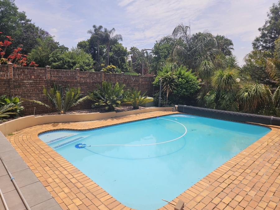 5 Bedroom Property for Sale in Noordheuwel Gauteng