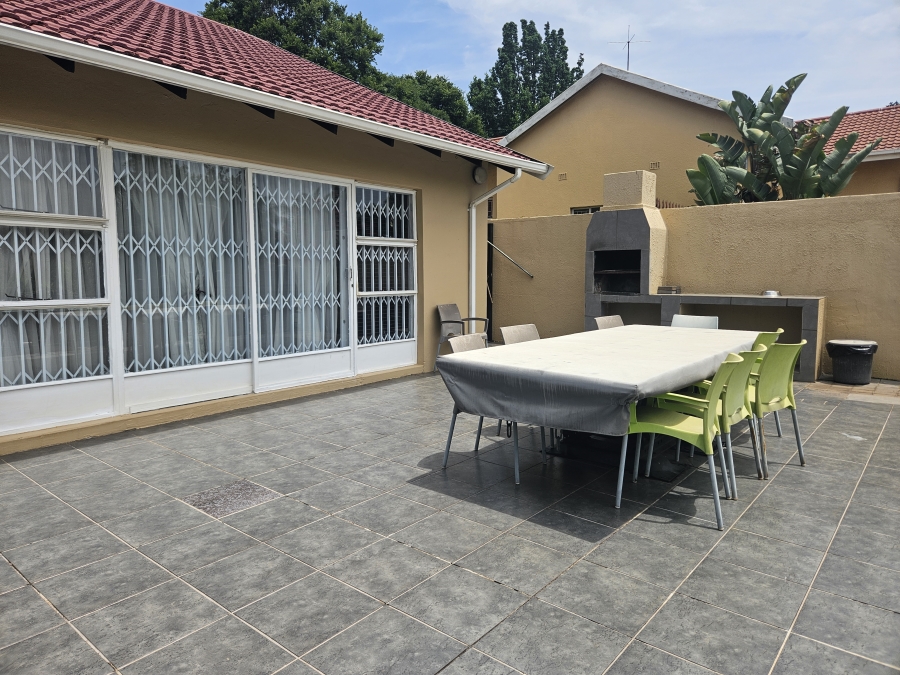 5 Bedroom Property for Sale in Noordheuwel Gauteng