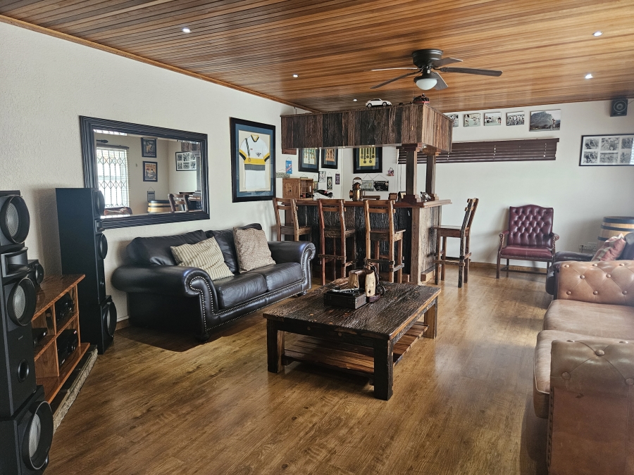 5 Bedroom Property for Sale in Noordheuwel Gauteng