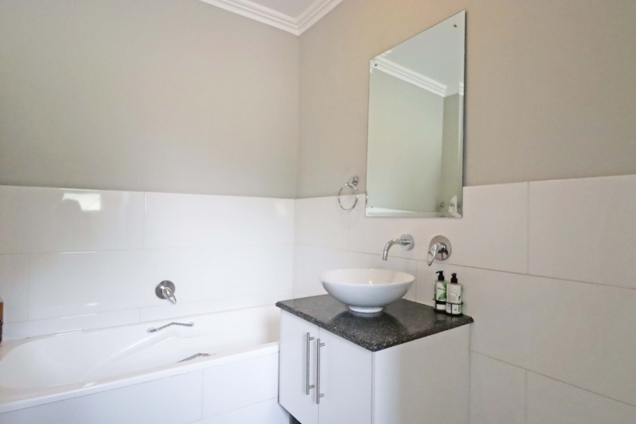 To Let 2 Bedroom Property for Rent in Rivonia Gauteng