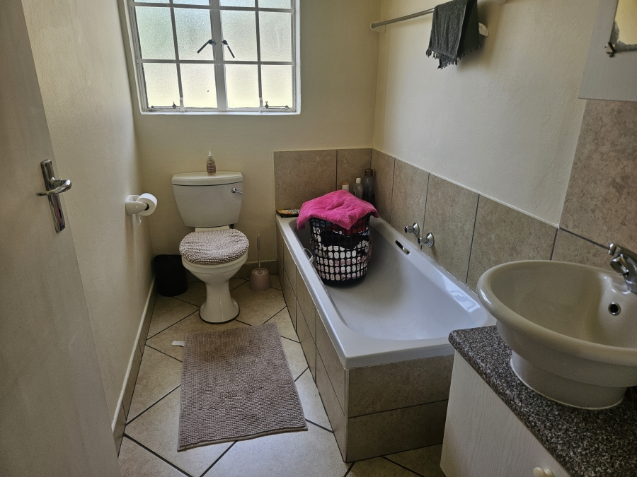 2 Bedroom Property for Sale in Noordheuwel Gauteng