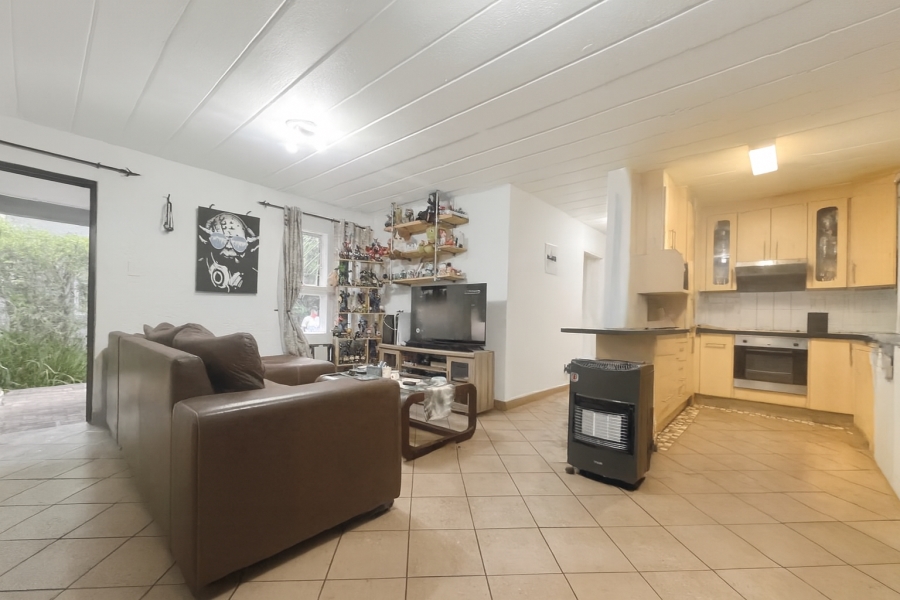 2 Bedroom Property for Sale in Magaliessig Gauteng