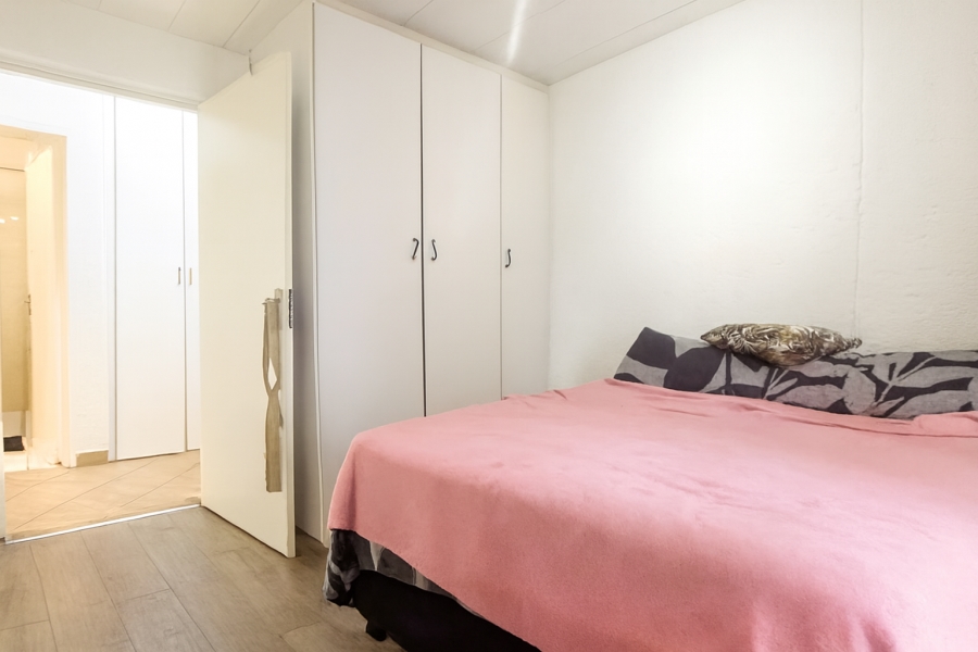 2 Bedroom Property for Sale in Magaliessig Gauteng