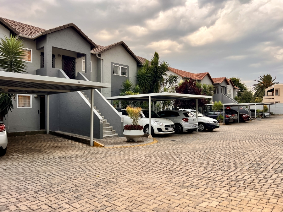 2 Bedroom Property for Sale in Magaliessig Gauteng