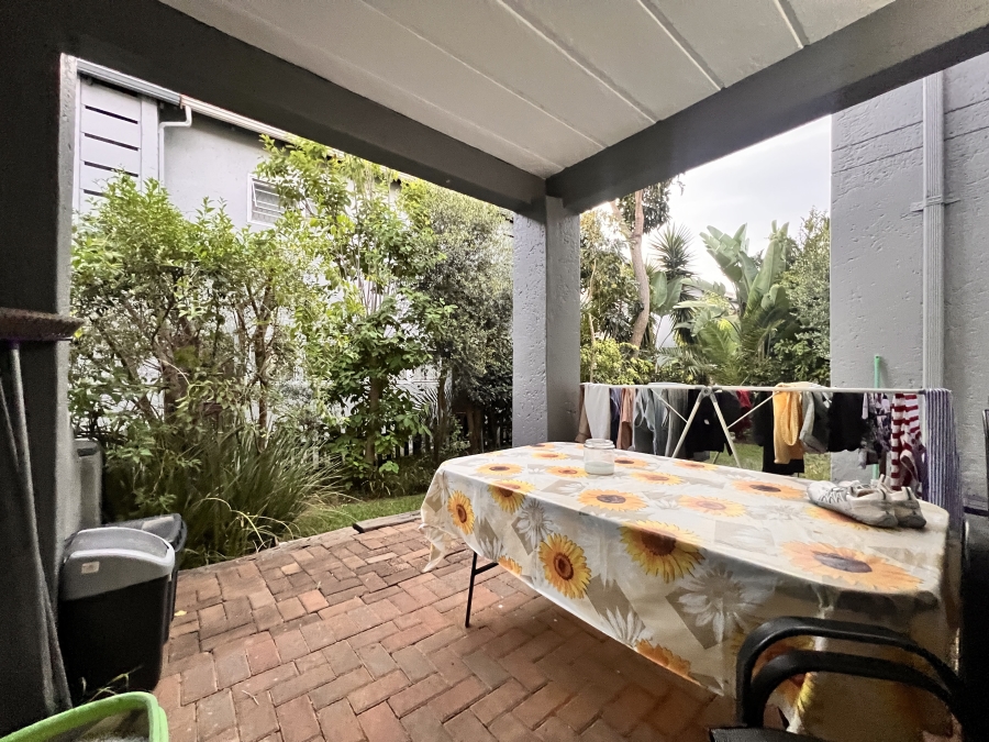 2 Bedroom Property for Sale in Magaliessig Gauteng