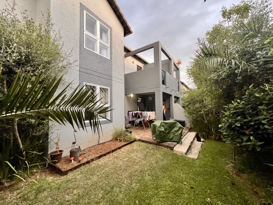 2 Bedroom Property for Sale in Magaliessig Gauteng