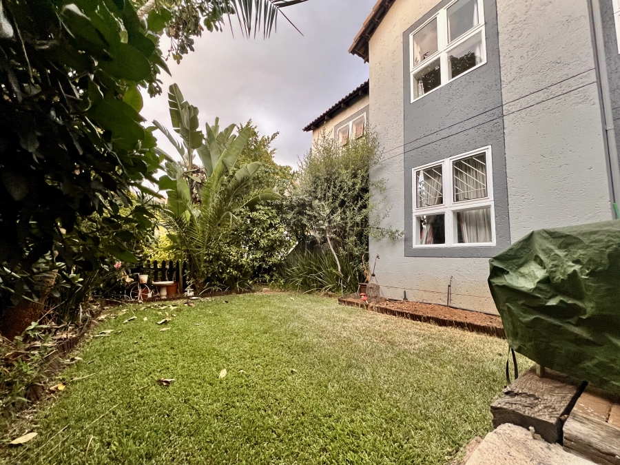 2 Bedroom Property for Sale in Magaliessig Gauteng