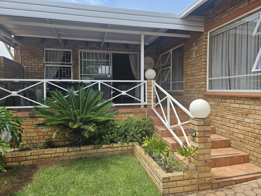 3 Bedroom Property for Sale in Noordheuwel Gauteng