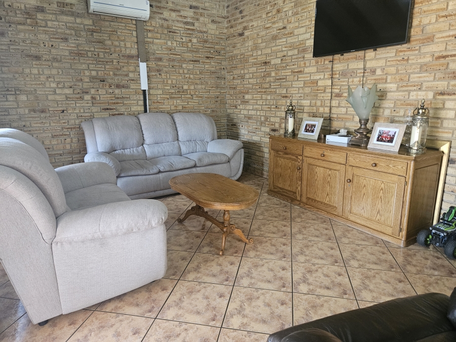 3 Bedroom Property for Sale in Noordheuwel Gauteng