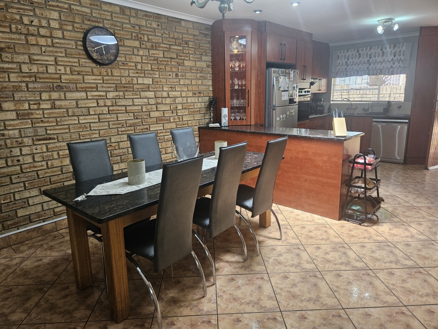3 Bedroom Property for Sale in Noordheuwel Gauteng