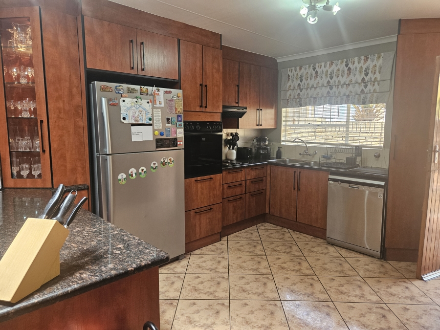 3 Bedroom Property for Sale in Noordheuwel Gauteng