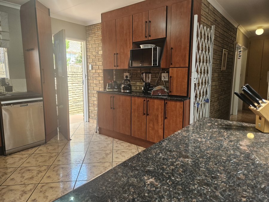3 Bedroom Property for Sale in Noordheuwel Gauteng