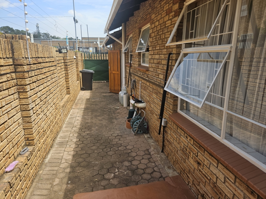 3 Bedroom Property for Sale in Noordheuwel Gauteng