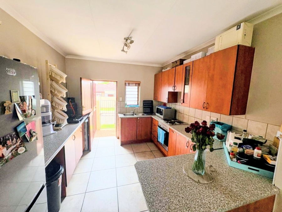 To Let 3 Bedroom Property for Rent in Kyalami Hills Gauteng