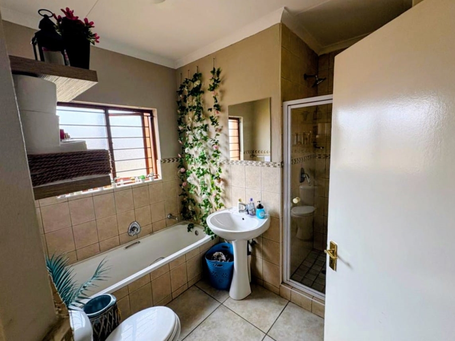 To Let 3 Bedroom Property for Rent in Kyalami Hills Gauteng