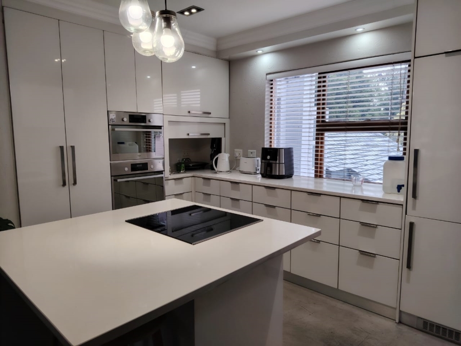 3 Bedroom Property for Sale in Lakefield Gauteng