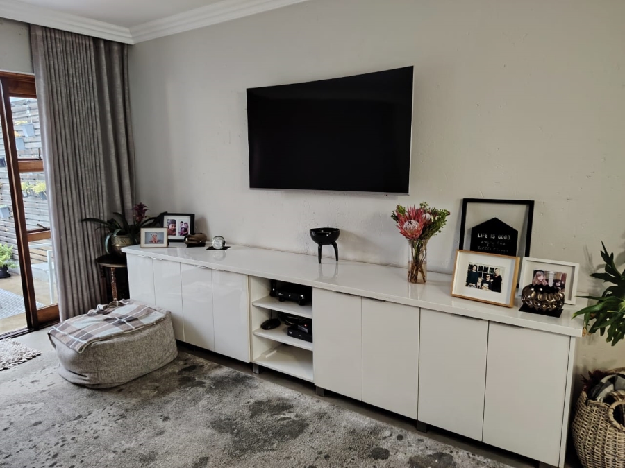 3 Bedroom Property for Sale in Lakefield Gauteng