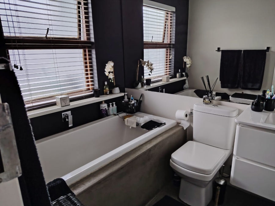 3 Bedroom Property for Sale in Lakefield Gauteng