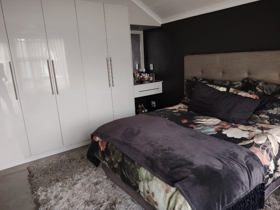 3 Bedroom Property for Sale in Lakefield Gauteng