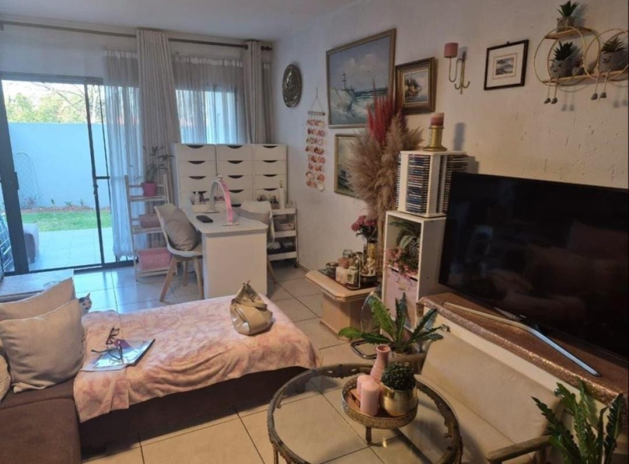 2 Bedroom Property for Sale in Hurlyvale Gauteng