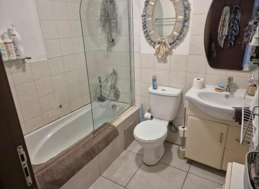 2 Bedroom Property for Sale in Hurlyvale Gauteng