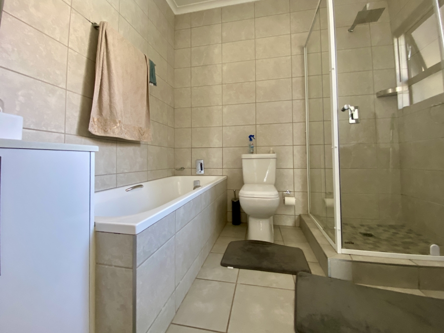 2 Bedroom Property for Sale in Illiondale Gauteng