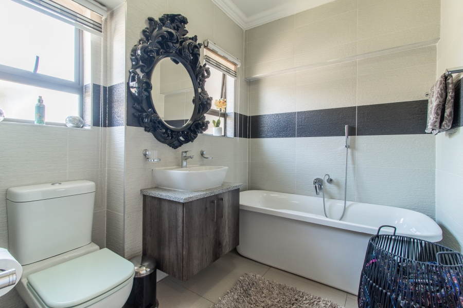 3 Bedroom Property for Sale in Eye of Africa Gauteng