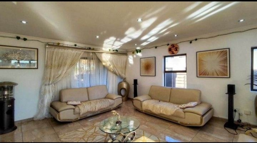 4 Bedroom Property for Sale in Parkhaven Gauteng