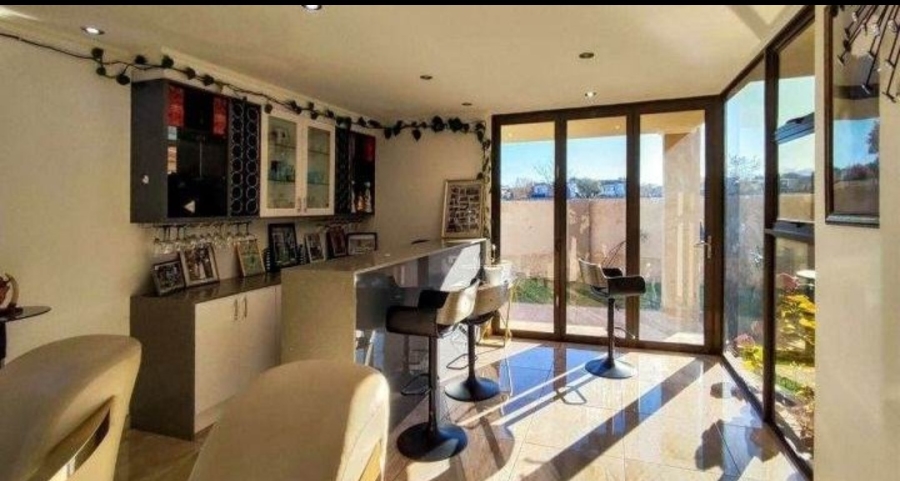 4 Bedroom Property for Sale in Parkhaven Gauteng