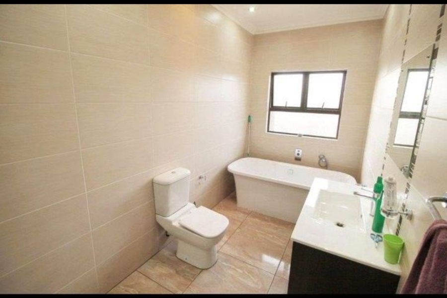 4 Bedroom Property for Sale in Parkhaven Gauteng