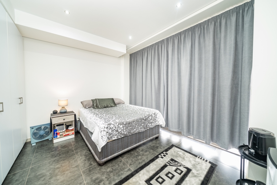 1 Bedroom Property for Sale in Bedfordview Gauteng