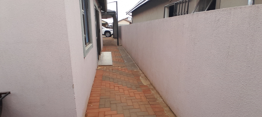 3 Bedroom Property for Sale in Windmill Park Gauteng