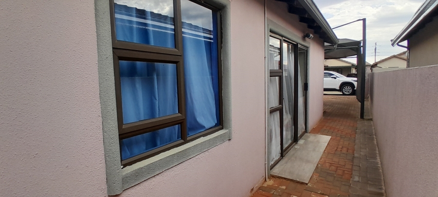 3 Bedroom Property for Sale in Windmill Park Gauteng