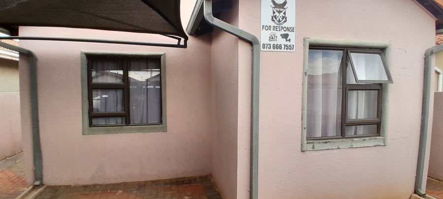 3 Bedroom Property for Sale in Windmill Park Gauteng