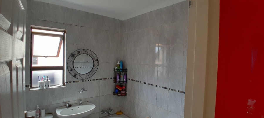 3 Bedroom Property for Sale in Windmill Park Gauteng