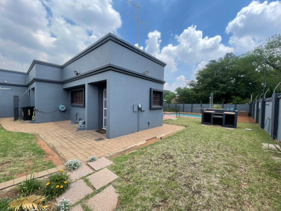 4 Bedroom Property for Sale in Florida Park Gauteng