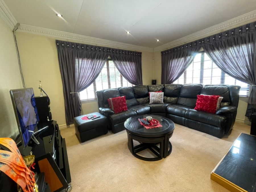 4 Bedroom Property for Sale in Florida Park Gauteng