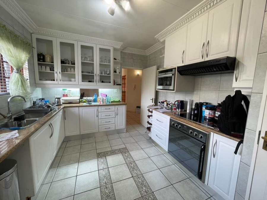 4 Bedroom Property for Sale in Florida Park Gauteng