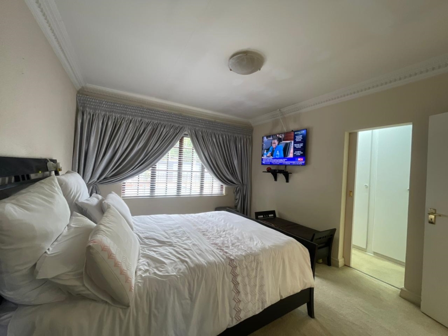 4 Bedroom Property for Sale in Florida Park Gauteng