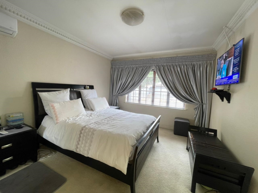 4 Bedroom Property for Sale in Florida Park Gauteng