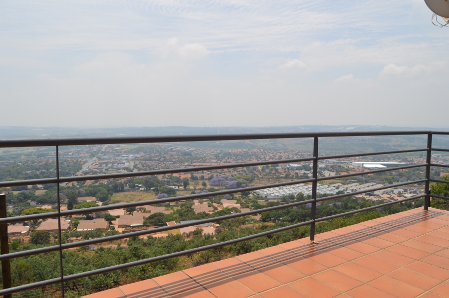 To Let 2 Bedroom Property for Rent in Wilro Park Gauteng