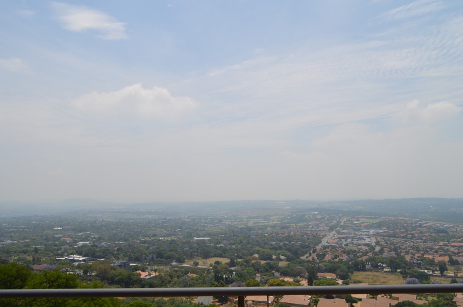 To Let 2 Bedroom Property for Rent in Wilro Park Gauteng