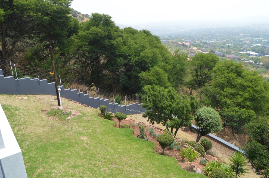 To Let 2 Bedroom Property for Rent in Wilro Park Gauteng