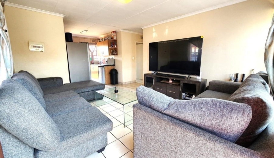 3 Bedroom Property for Sale in Clayville Gauteng