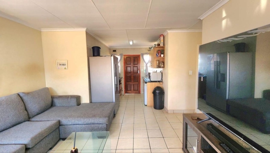 3 Bedroom Property for Sale in Clayville Gauteng