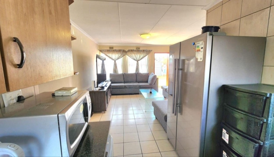 3 Bedroom Property for Sale in Clayville Gauteng